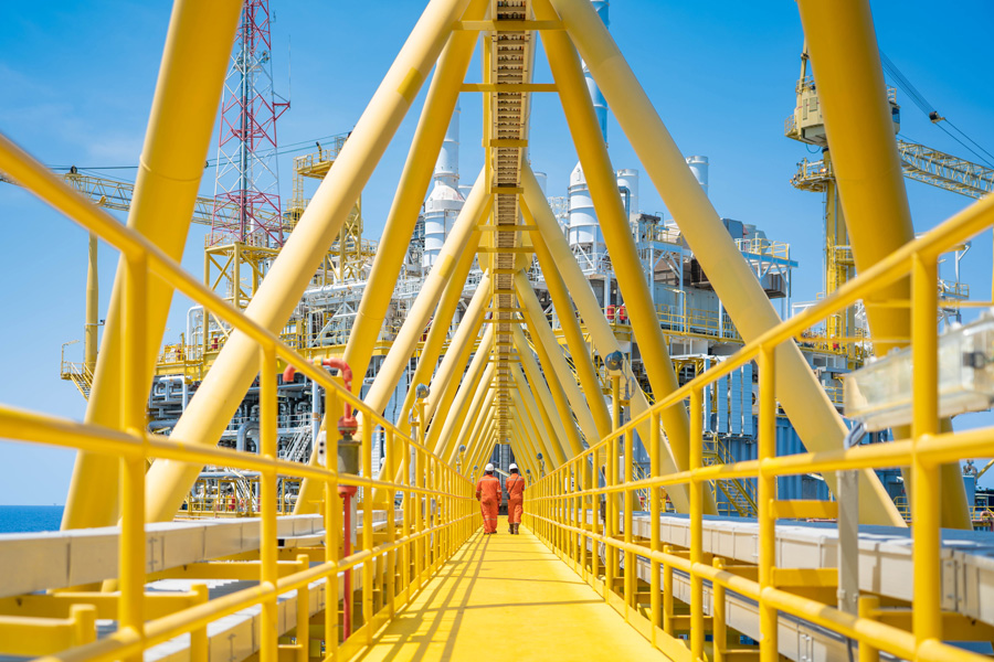 Berg Energy Services - Operator on offshore oil and gas platform